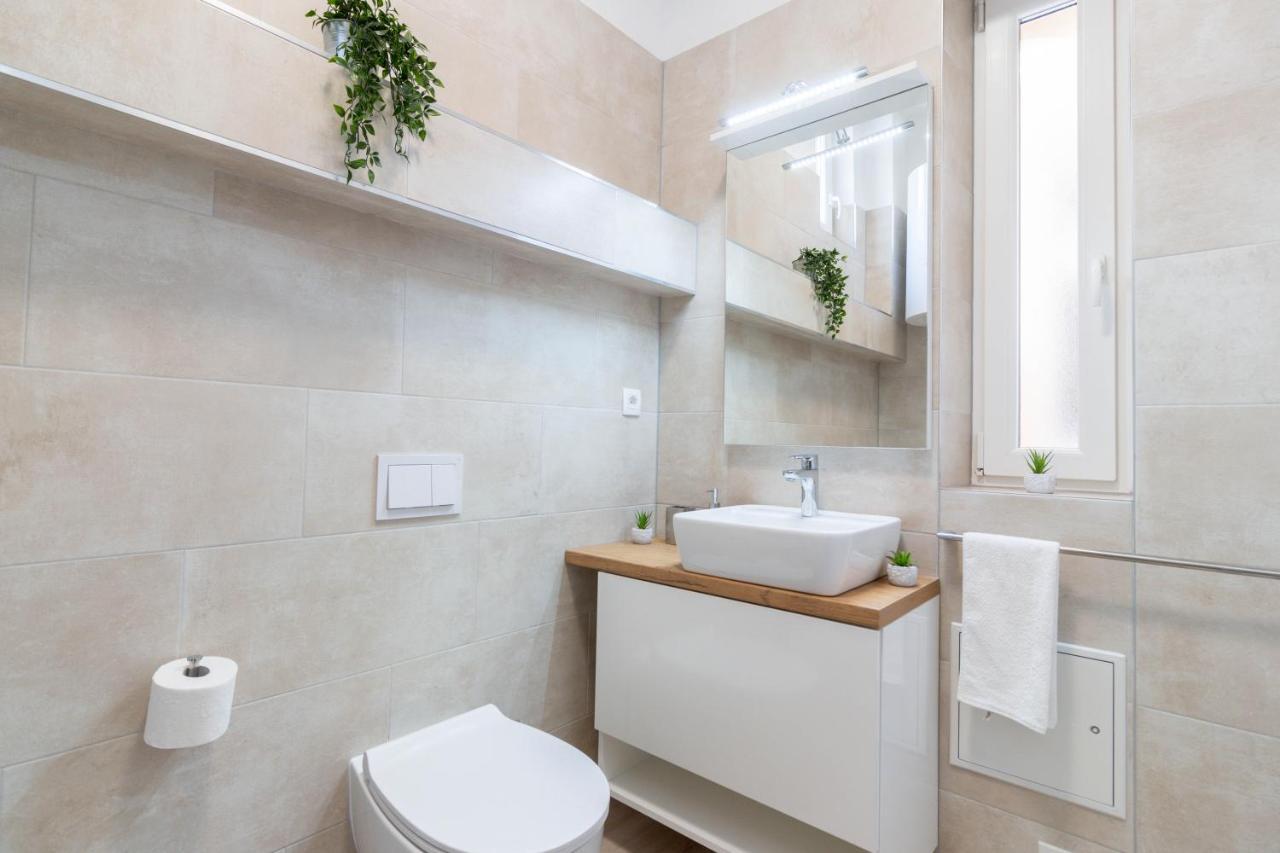 Apartments Fiorello Риека Экстерьер фото